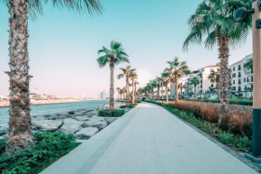 Luxury Escapes - Luxury 2-Bed Apartment with Resort-Style Amenities